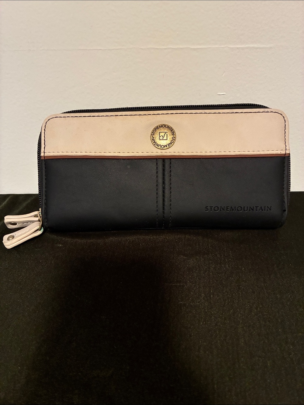 Stone Mountain Accessories Black and Light Pink Zip Wallet with Dual Zippers